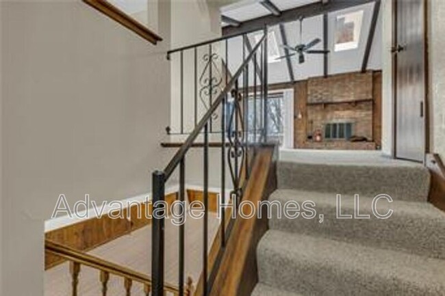 Building Photo - 15908 W Brougham Ct