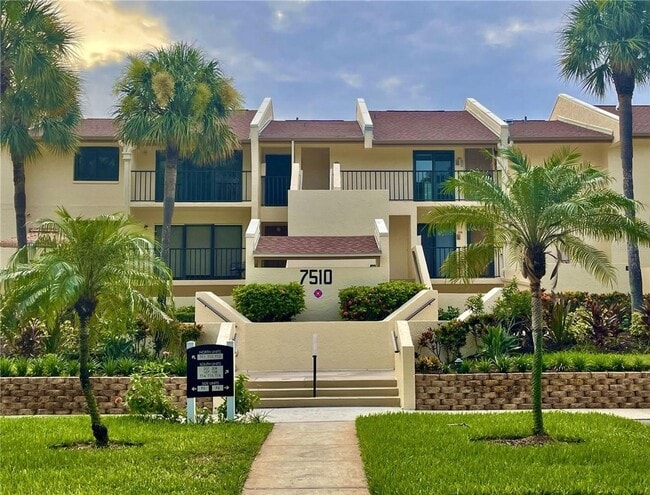 Photo - 7510 Sunshine Skyway Ln S Apartment