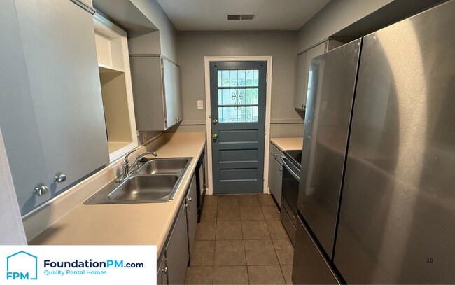 Foto del edificio - 1433 Dearing Rd