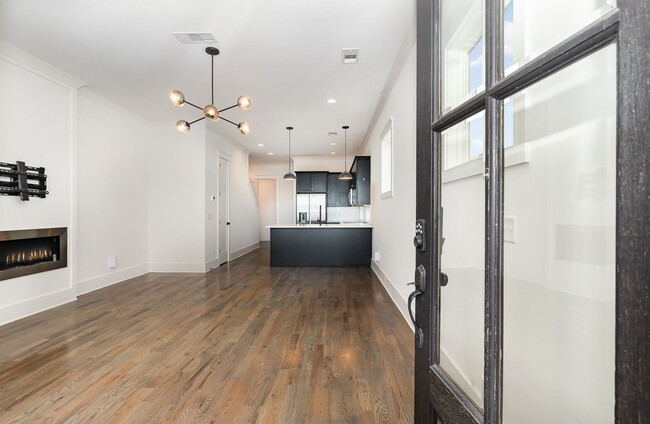 Building Photo - Stunning 2-Bedroom, 2.5 Bath Urban Townhom...