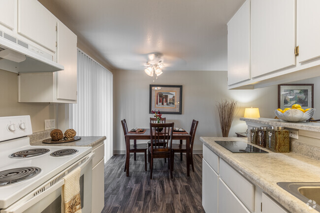 2BR, 1BA - 900SF - Kitchen - Berkshire Court Apartments