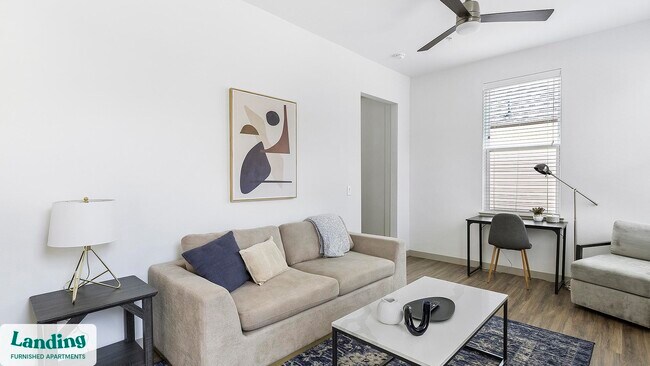 Foto del edificio - 8220 Horseman Rd