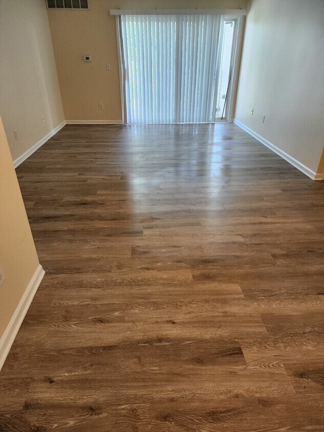 Living Room - 512 Carom Cir