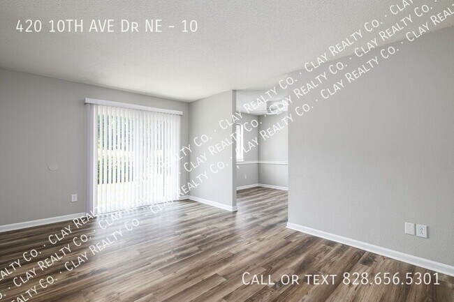 Foto del edificio - 420 10th Ave Dr NE