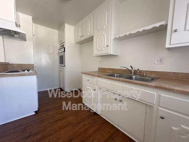 Building Photo - 14631 Christine Dr