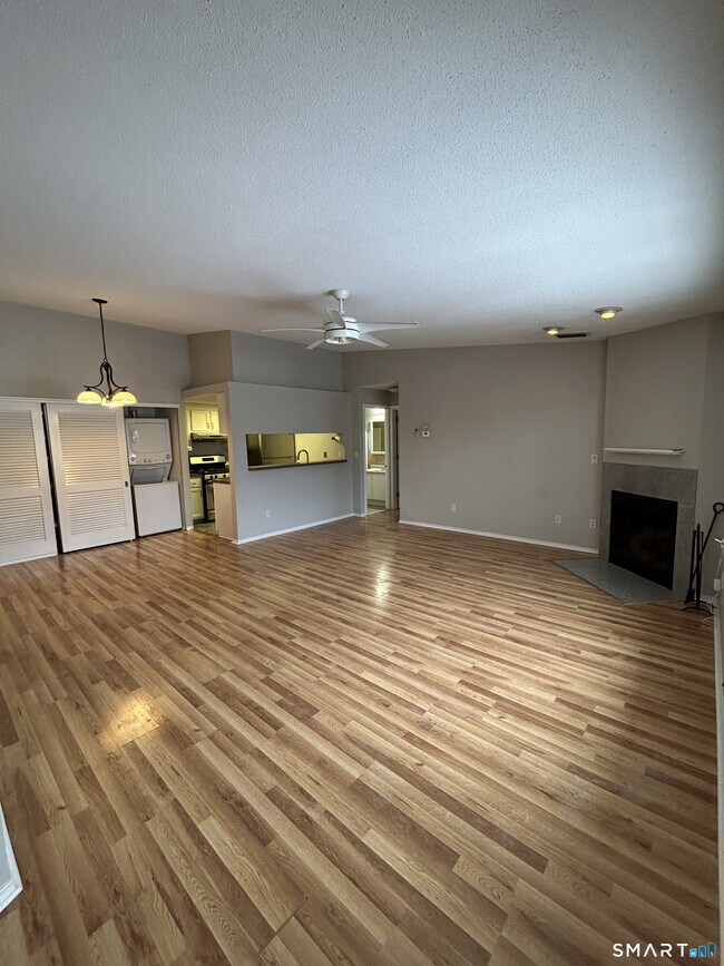 Foto del edificio - 90 Little Oak Ln