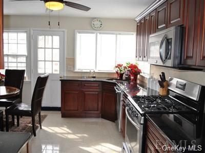 Building Photo - 216 Mamaroneck Rd