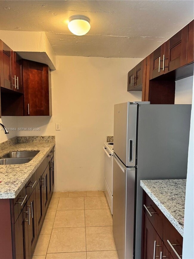 Foto del edificio - 9405 W Flagler St