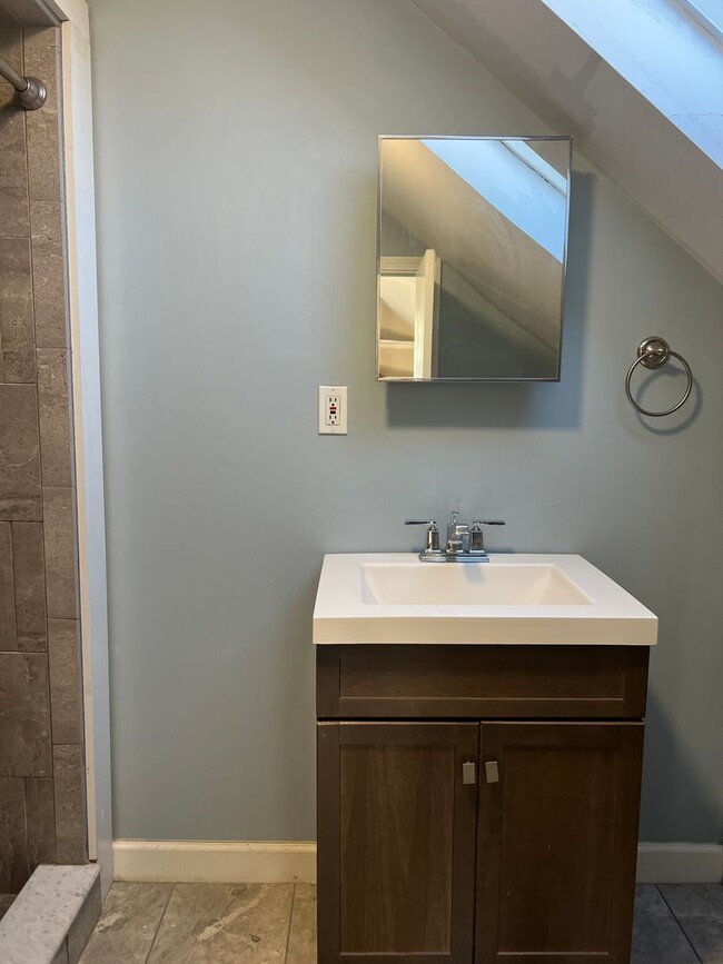 Building Photo - 38 Frances Ave