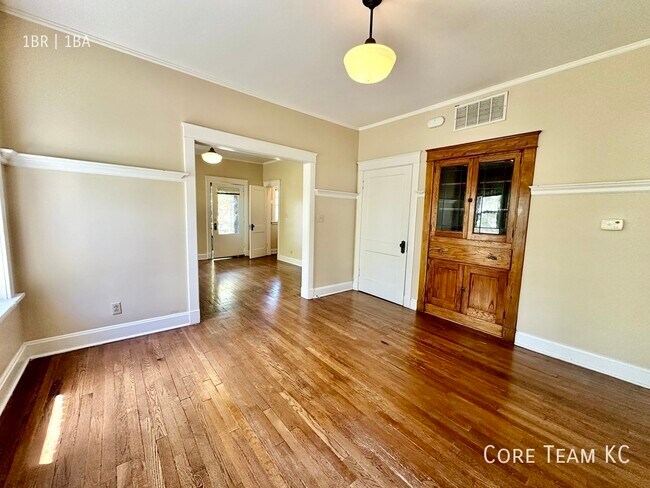 Foto del edificio - Charming 1 Bed For Rent in Westside