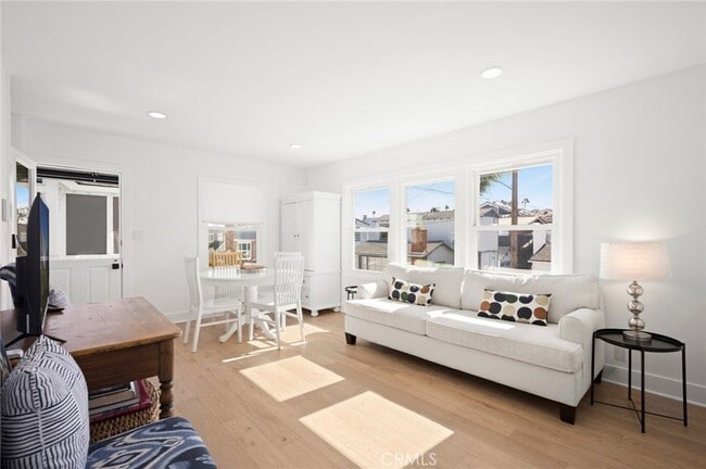 Building Photo - 300 Coral Ave