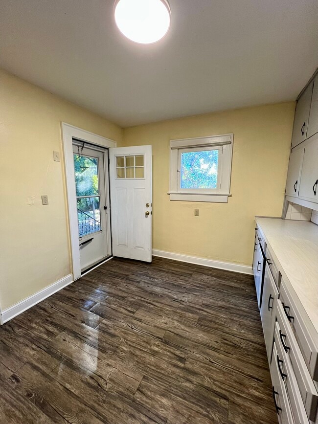 Building Photo - 1116 Murray Ave