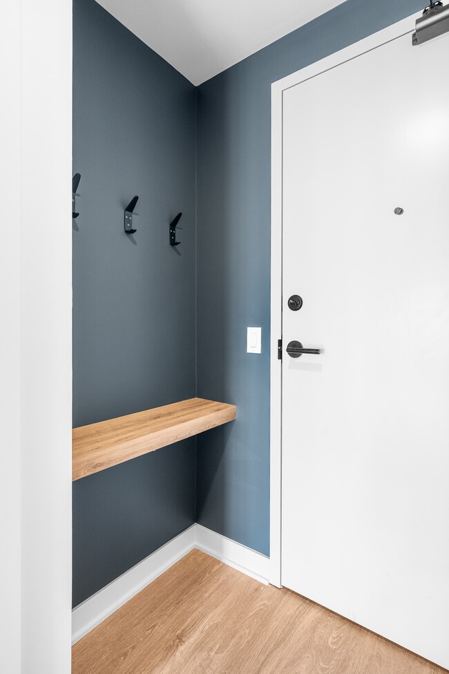C Suite - Entry - Fourth Street Lofts (4SL)