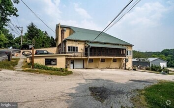 Building Photo - 708 Oakbourne Rd