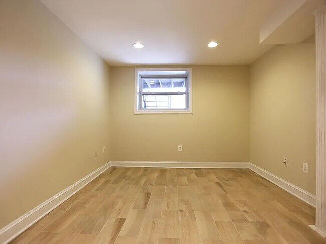 Foto del edificio - 726 Quincy St NW