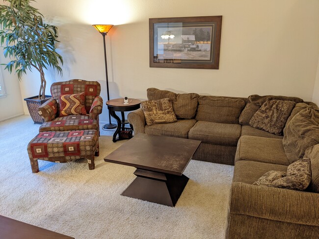 Building Photo - 2133 Copper Creek Dr