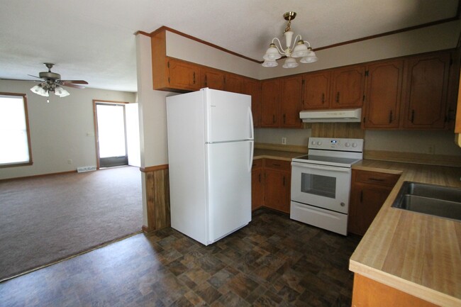 Building Photo - Exclusively Offered by Muse Realty, LLC