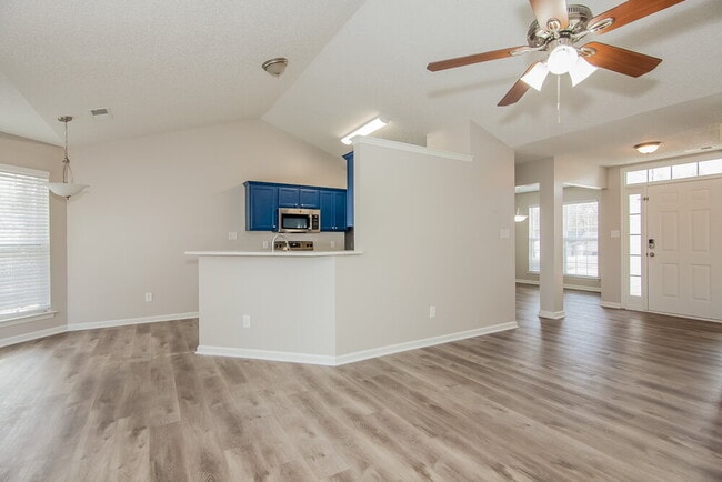 Foto del edificio - 105 Silverleaf Ct