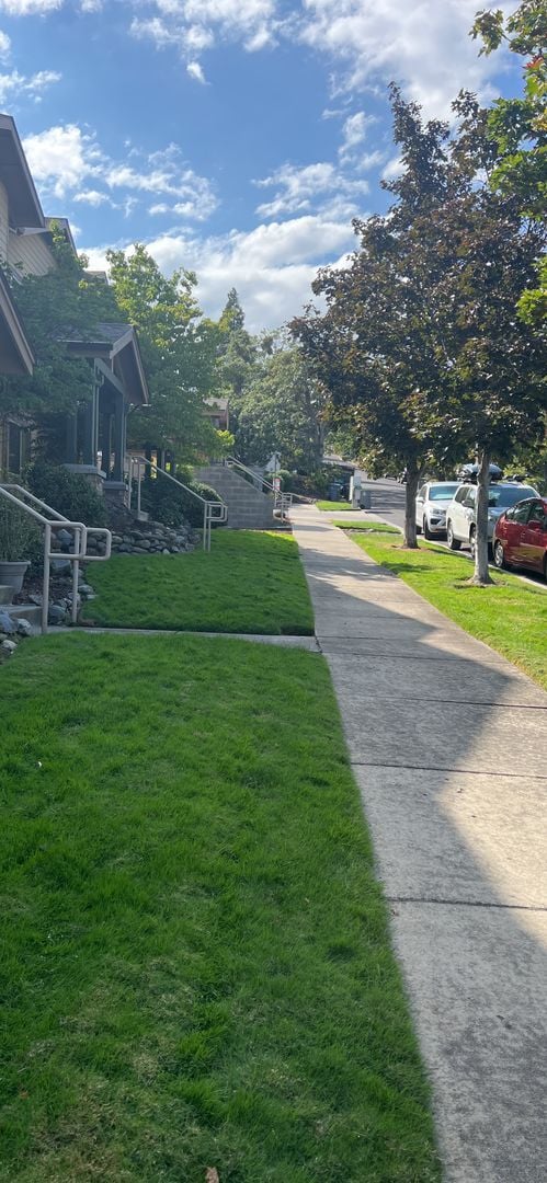 Building Photo - Two Bedroom/Two Bath in the Hillview Condo...