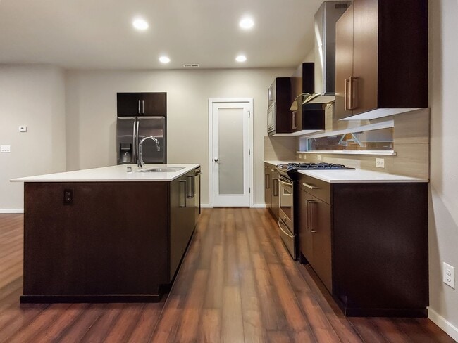 Foto del edificio - Luxury 2-Story house in private Cul de Sac