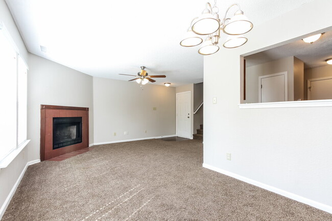 Foto del edificio - 4362 Fullwood Ct