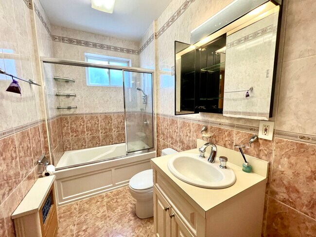 Foto del edificio - 8528 67th Dr