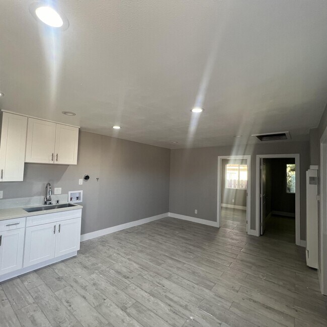 Building Photo - 7610 Windsong Rd