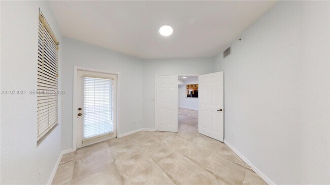 Foto del edificio - 771 SW 148th Ave