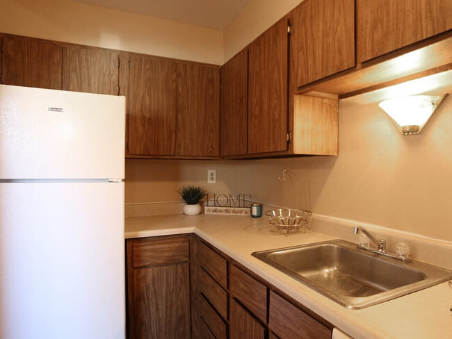 Fully-Equipped Kitchen - Wake Robin Apartments