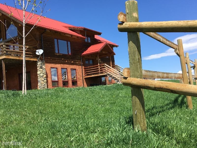 Primary Photo - 3 br, 2.5 bath House - 2 Hillside Dr.