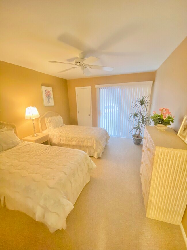 Two bed bedroom - 9649 Spyglass Ave