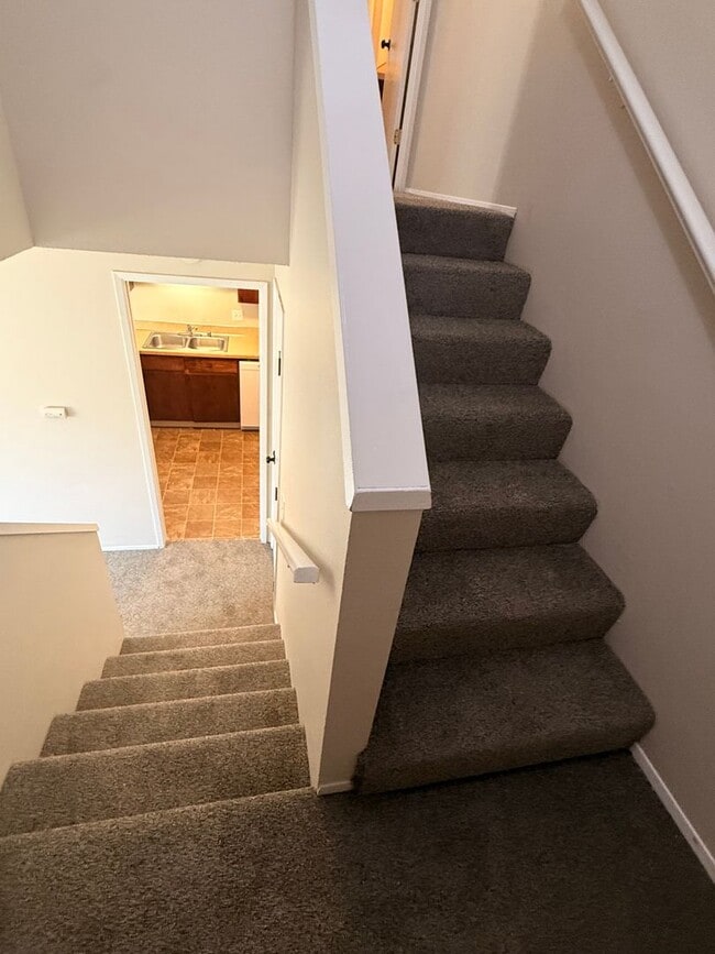 Building Photo - TFSC-B7300