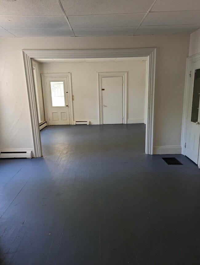 Living area - 186 Center St