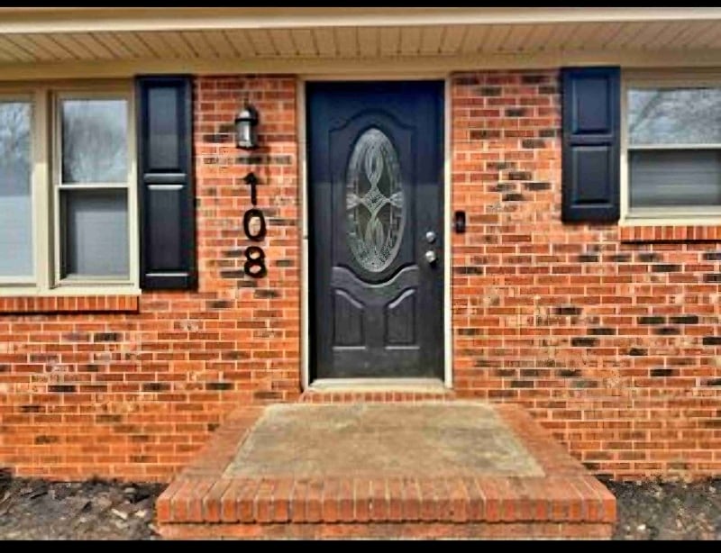 Foto principal - 108 Ivey Dr