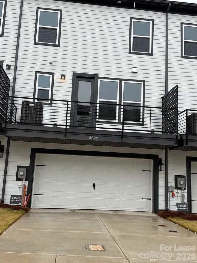 Foto del edificio - 5029 Sunnybrae Pl