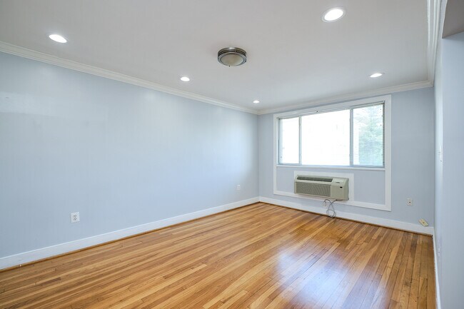 Foto del edificio - 2832 Hartford St SE