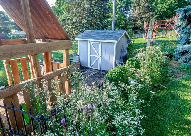 Foto del edificio - 1009 Ann Ave