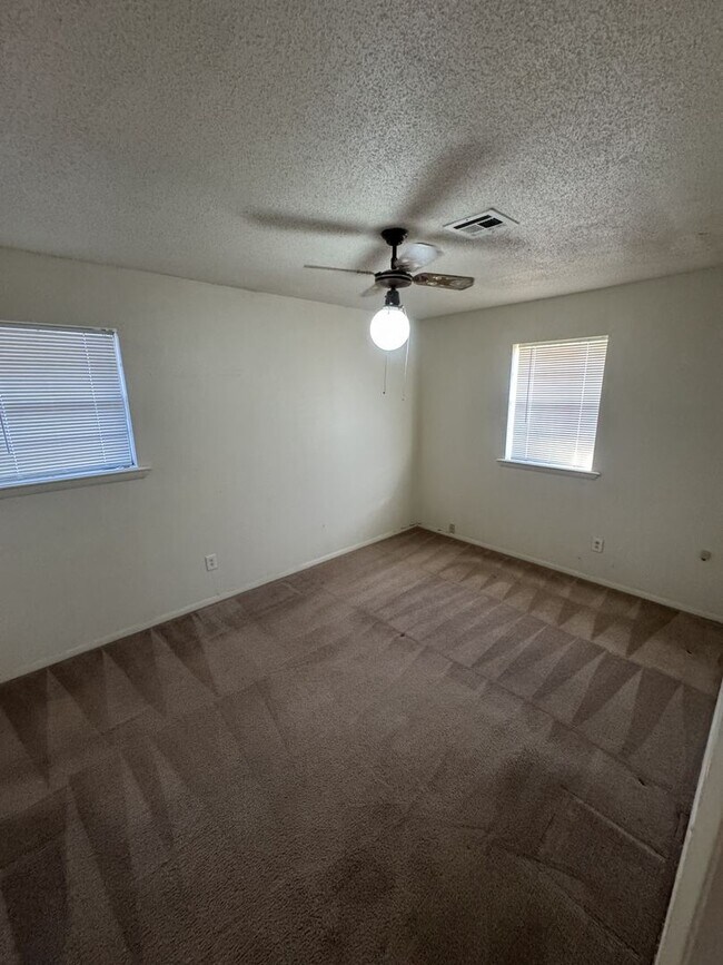 Foto del edificio - In Town 3 Bedroom 1 Bath House