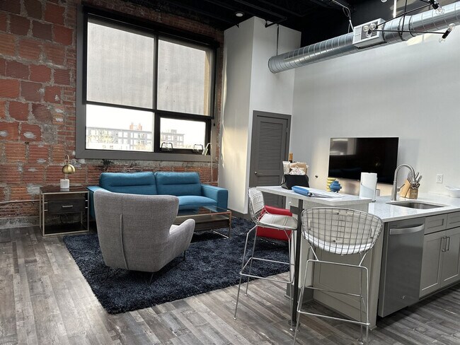 Building Photo - 350 East Ave