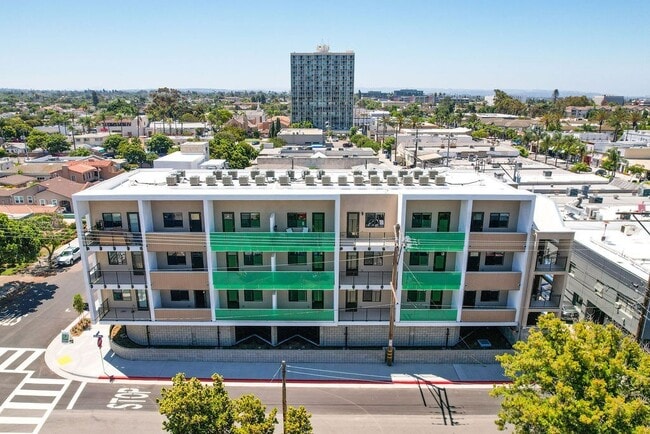 Building Photo - Backhouse Apartments