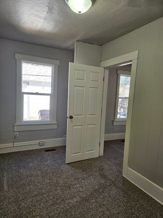 Foto del edificio - 1105 W 29th St