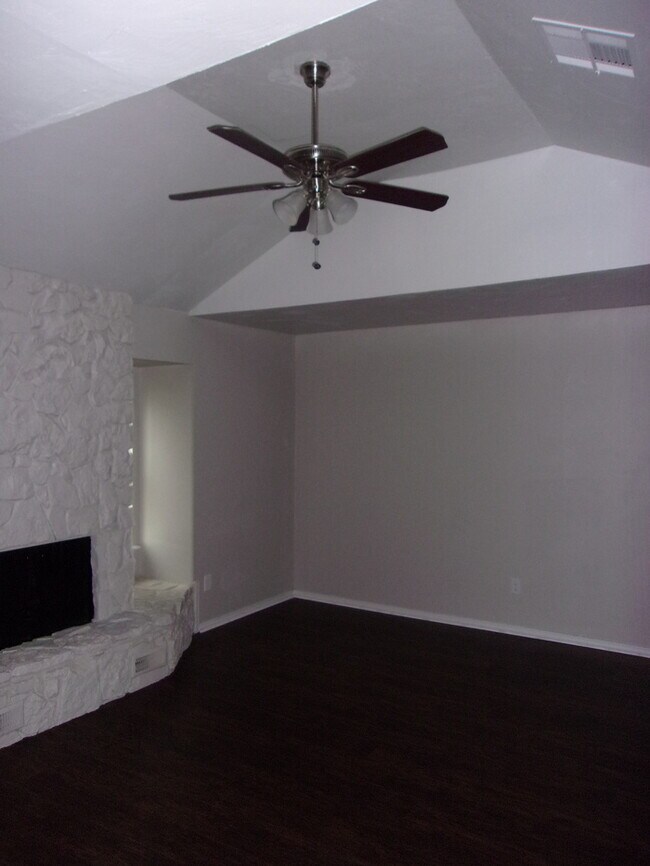 Foto del edificio - 2000 Lanesboro Dr