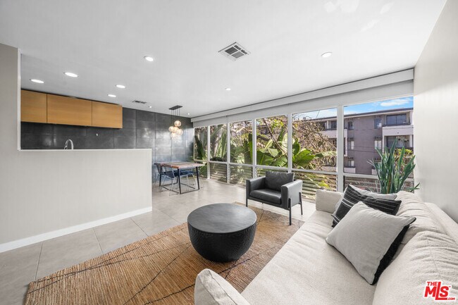 Foto del edificio - 1145 Larrabee St