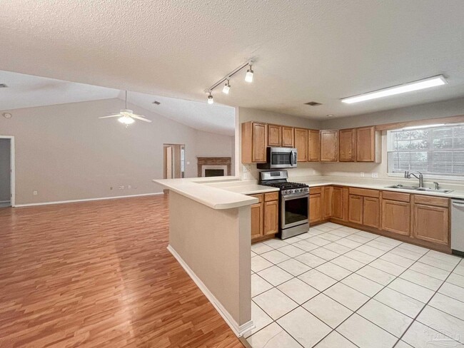 Building Photo - 902 Catskill Ln