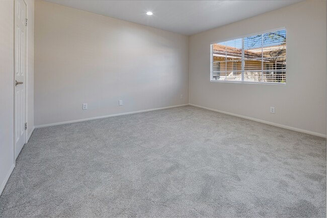 Building Photo - 449 N Catalina Ave