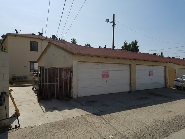 Building Photo - 7323-7325 Bakman Ave