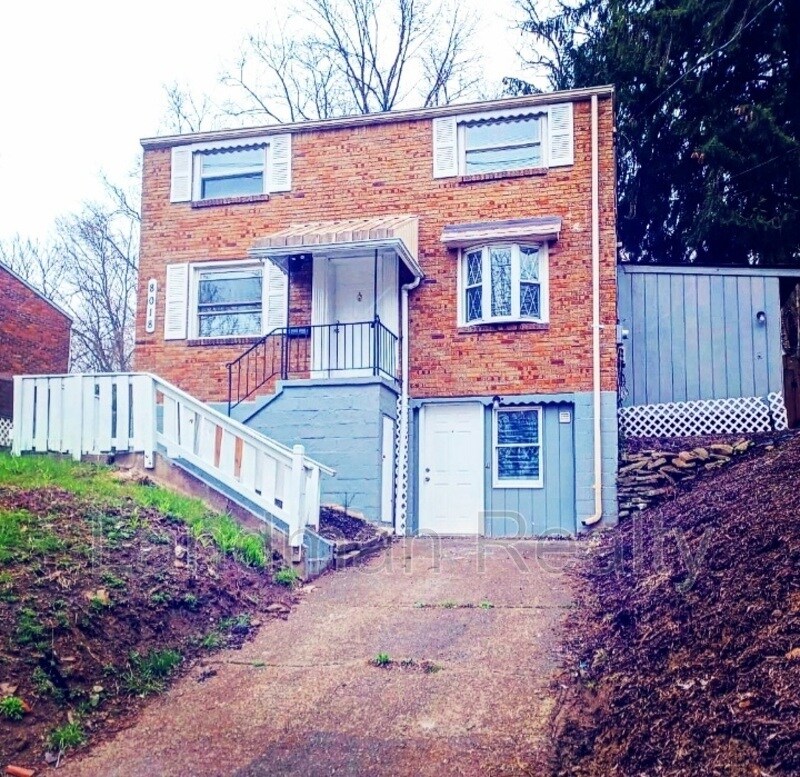 8018 Lincoln Rd, Verona, PA 15147 - House for Rent in Verona, PA