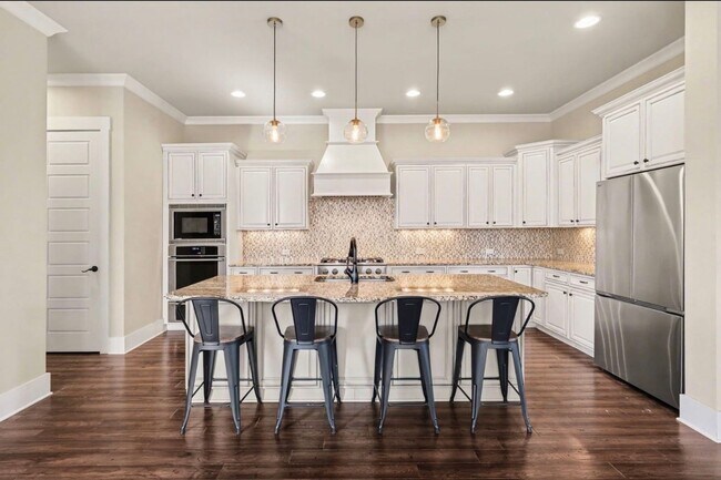 Foto del edificio - 1613a Glen Echo Rd