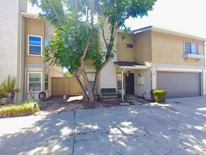 Building Photo - 3310 E Collins Ave