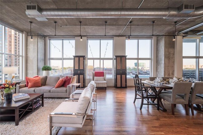Foto del edificio - 4899 Montrose Blvd